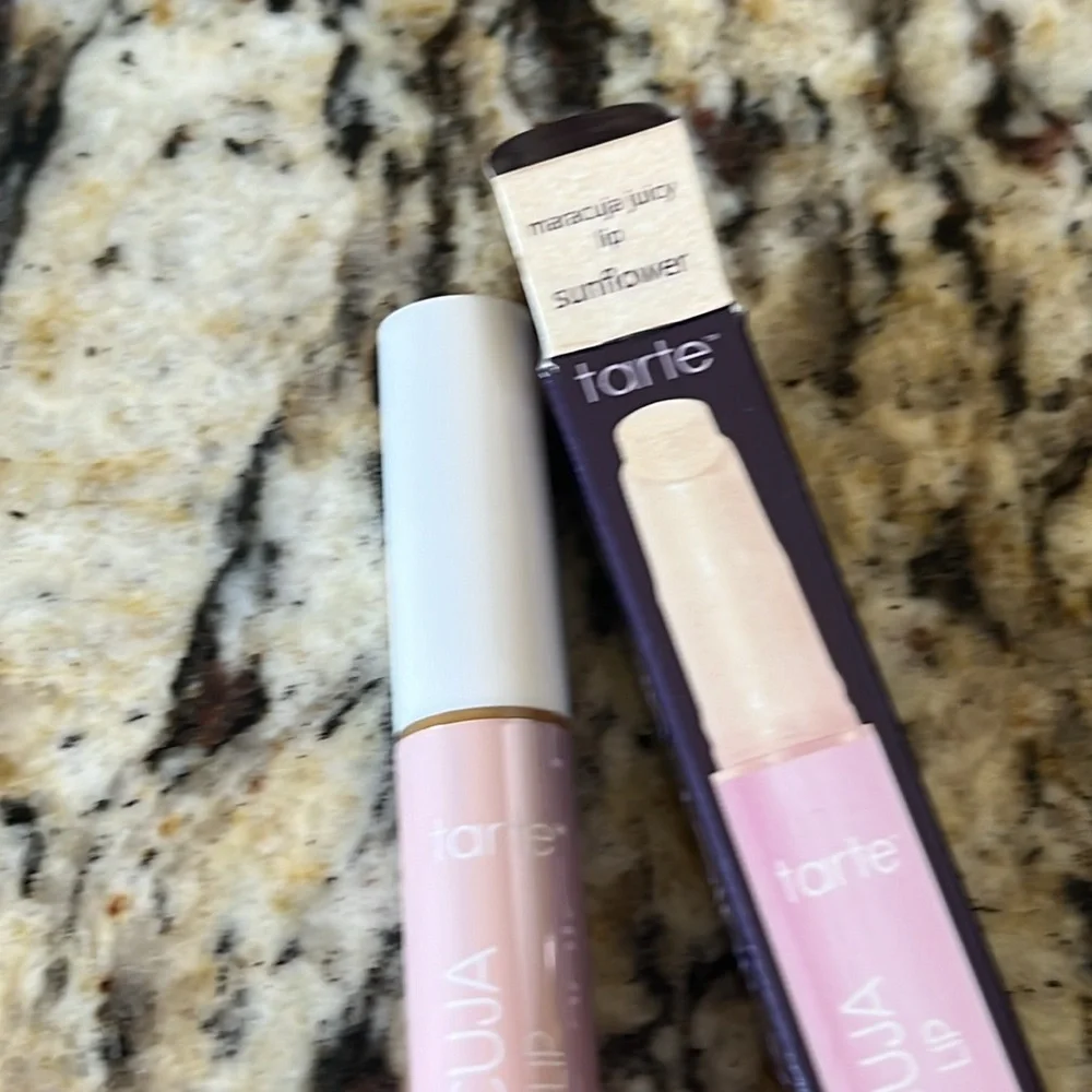 ❤️🌙Tarte Sunflower Marajuca Juicy Lip Plump